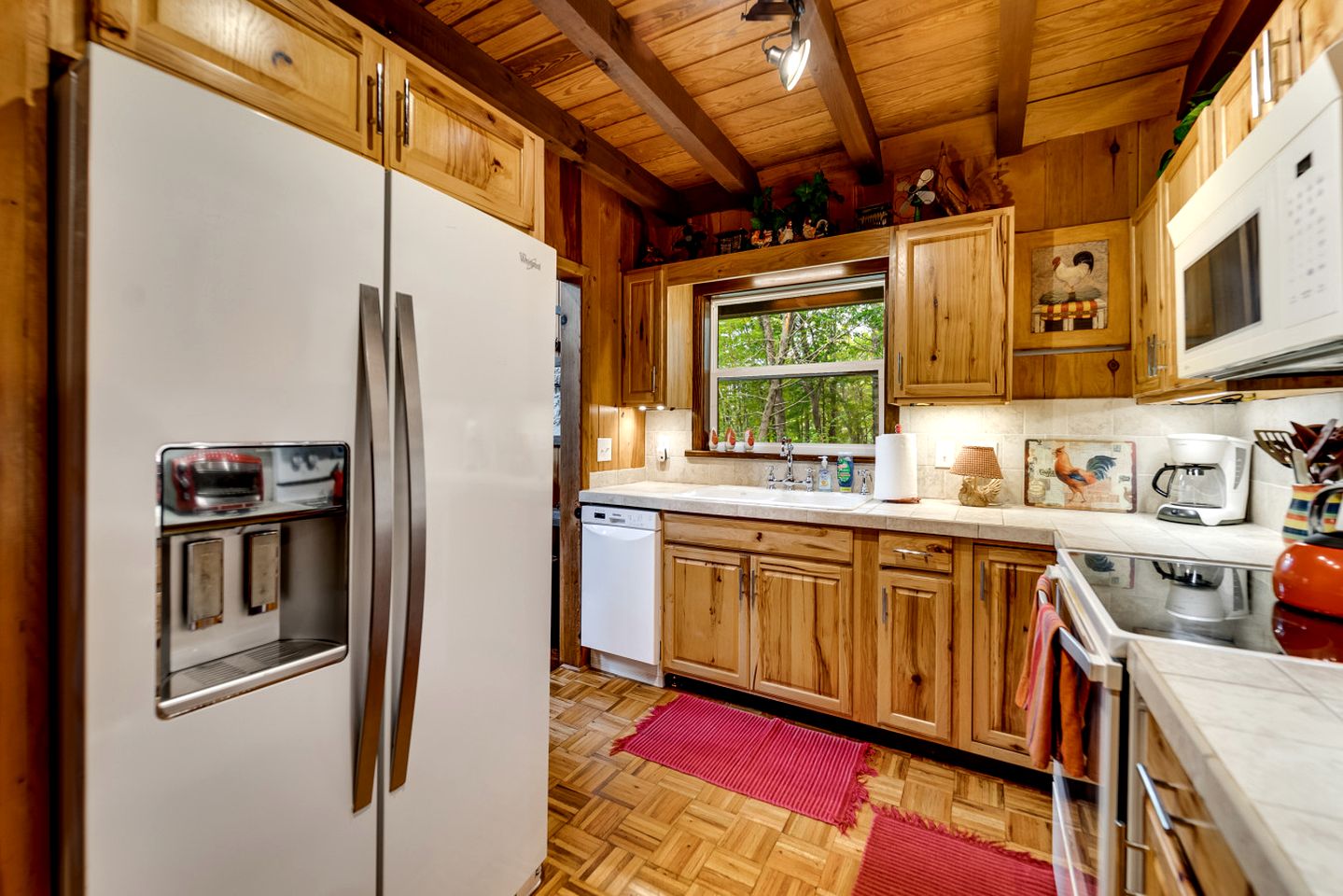 Pet-Friendly Cabin with a Private Dock and Panoramic Views on Lake Glenville, North Carolina