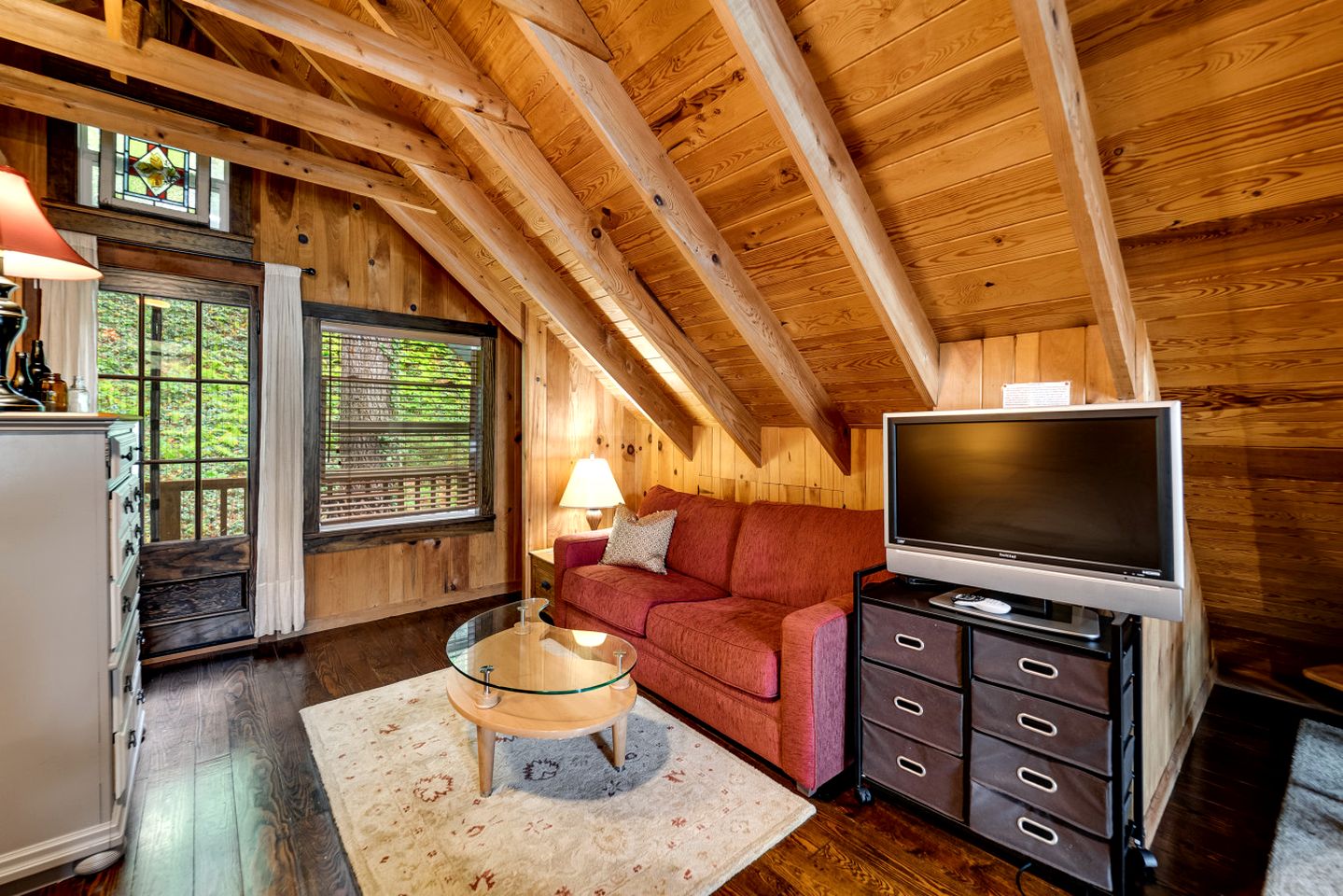 Pet-Friendly Cabin with a Private Dock and Panoramic Views on Lake Glenville, North Carolina