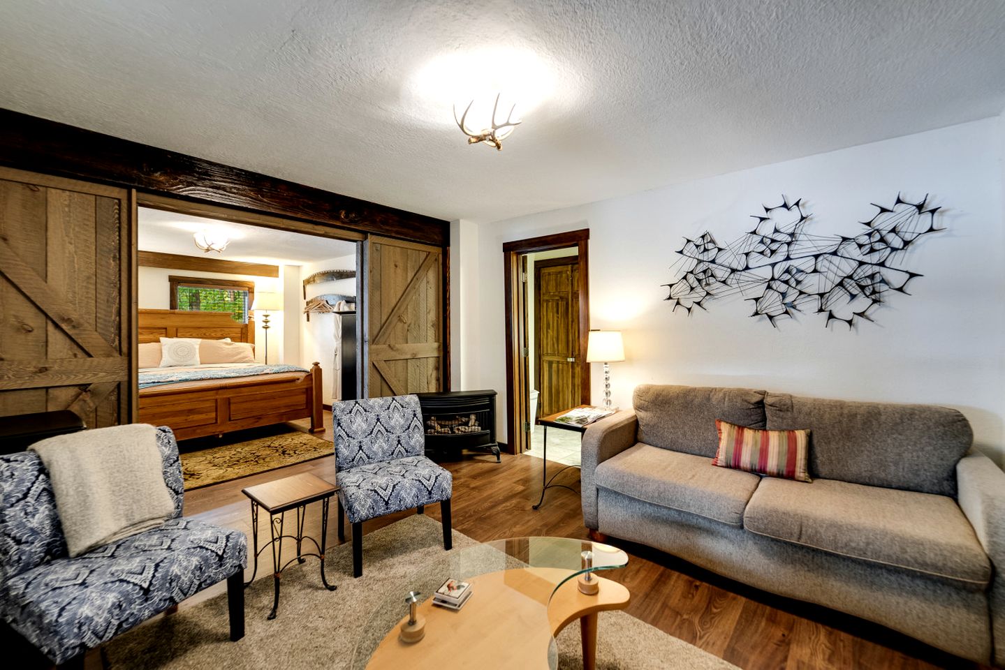 Pet-Friendly Cabin with a Private Dock and Panoramic Views on Lake Glenville, North Carolina