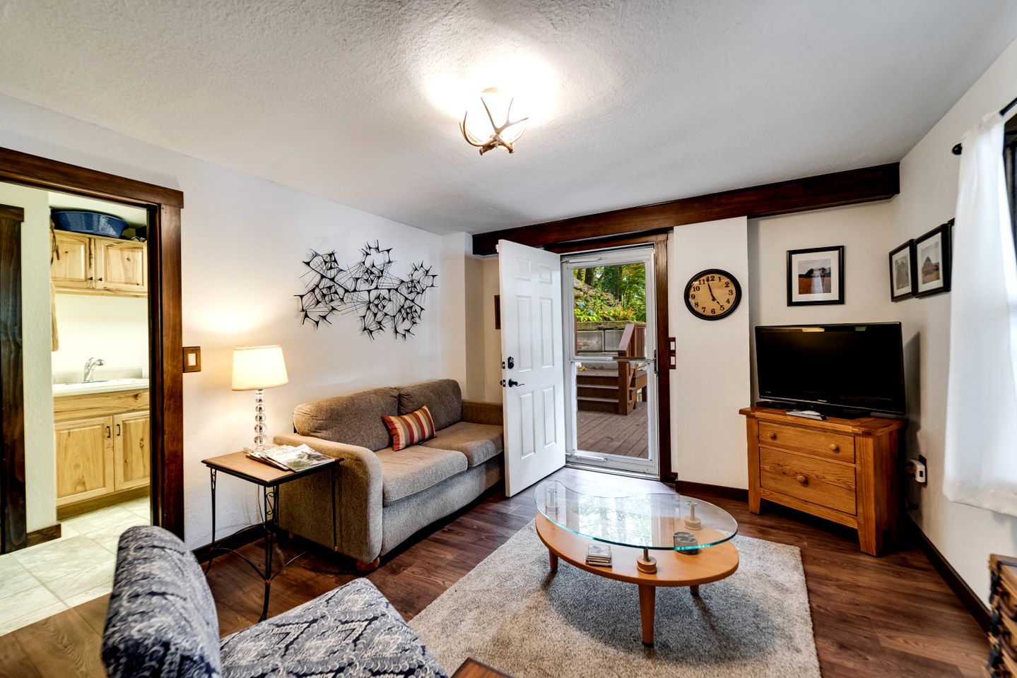 Pet-Friendly Cabin with a Private Dock and Panoramic Views on Lake Glenville, North Carolina