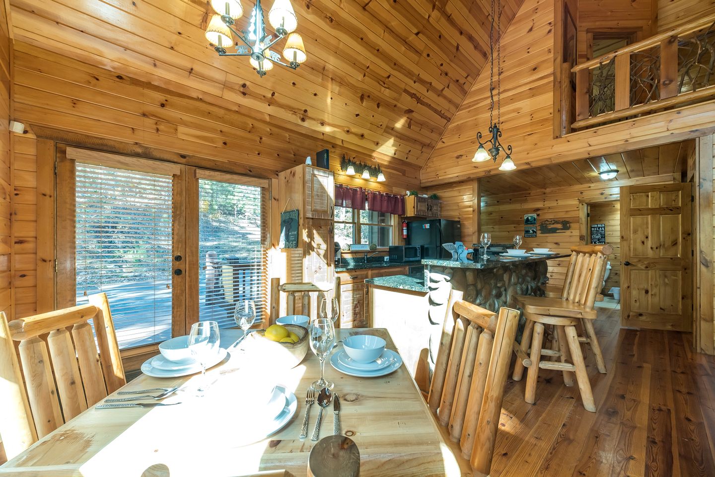 Pet-Friendly Cabin with Outdoor Living Space in Cleveland, Georgia