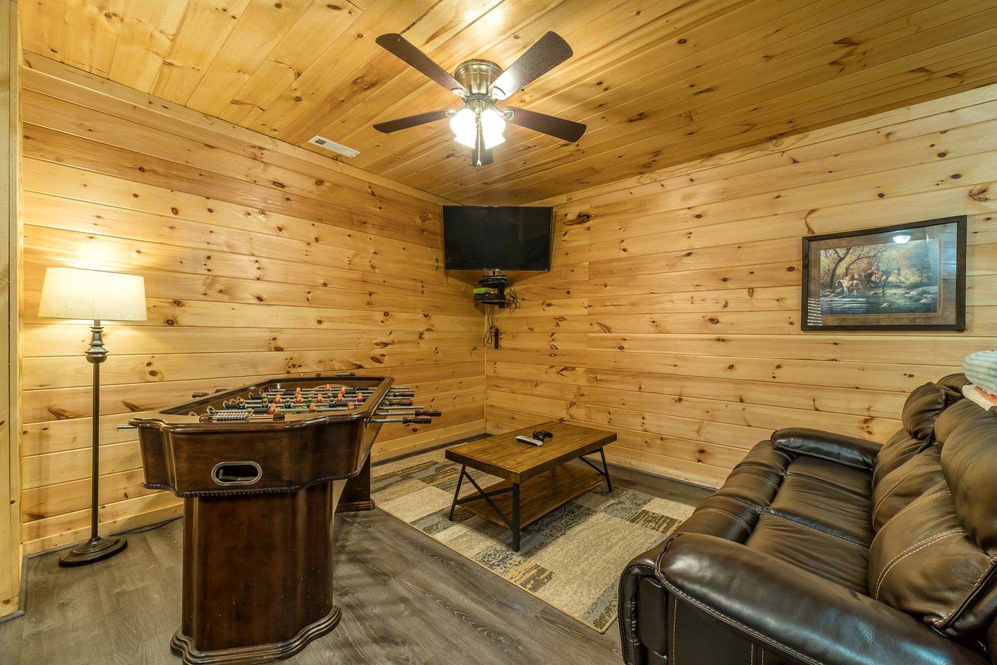 Pet-Friendly Cabin with Outdoor Living Space in Cleveland, Georgia