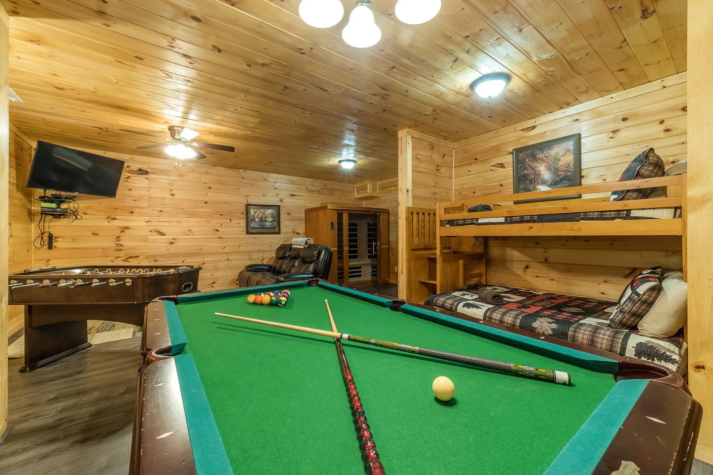 Pet-Friendly Cabin with Outdoor Living Space in Cleveland, Georgia