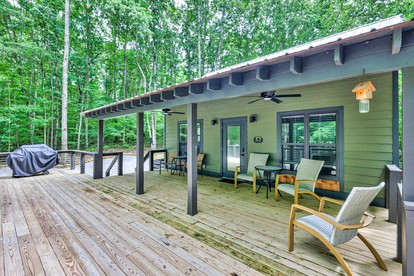 Pet-Friendly Cabin with Private Deck and BBQ in Tennessee photo 3