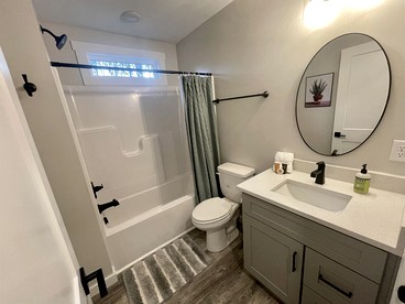 Pet-Friendly Cabin with Private Deck and BBQ in Tennessee