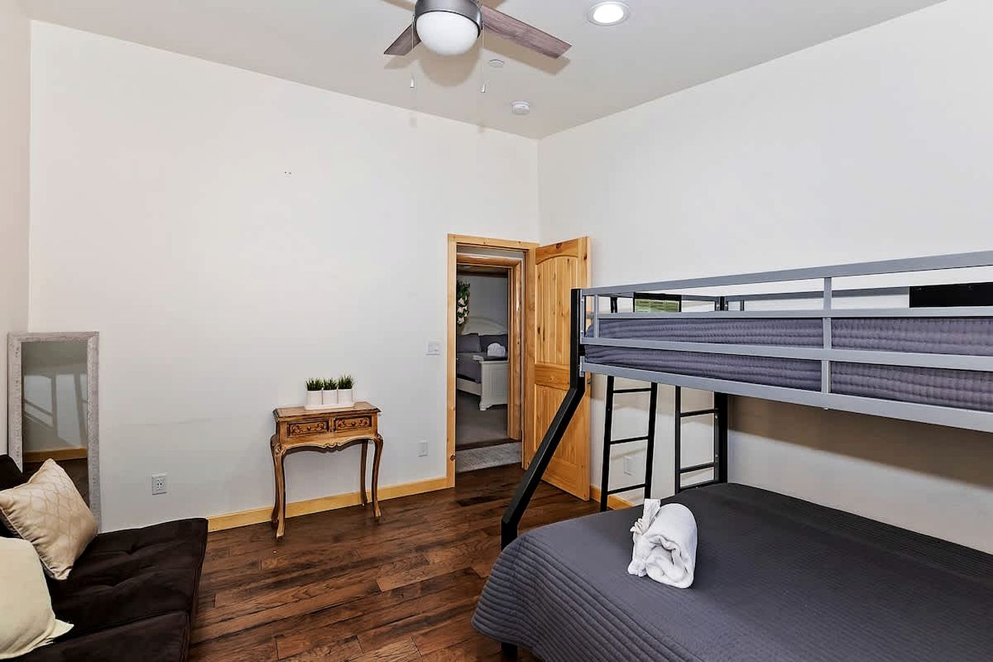 Pet-friendly Cabin with Private Patio Perfect for Hiking Trails in Big Bear City, California