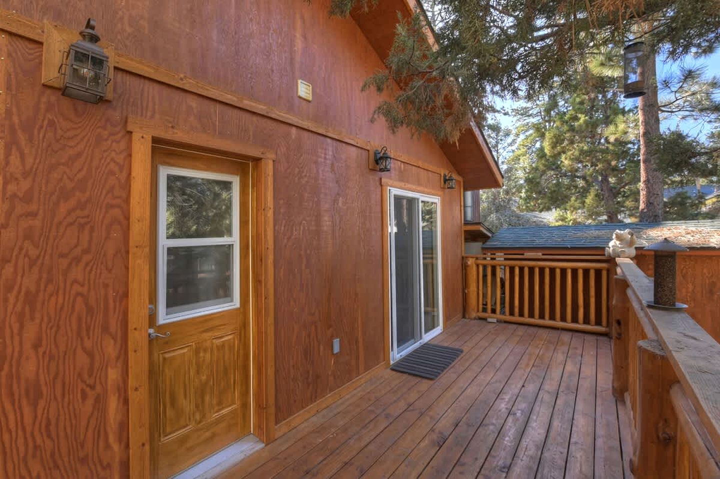 Pet-friendly Cabin with Private Patio Perfect for Hiking Trails in Big Bear City, California