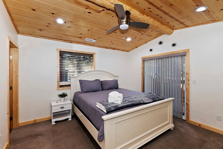 Cabins (United States of America, Big Bear, California)