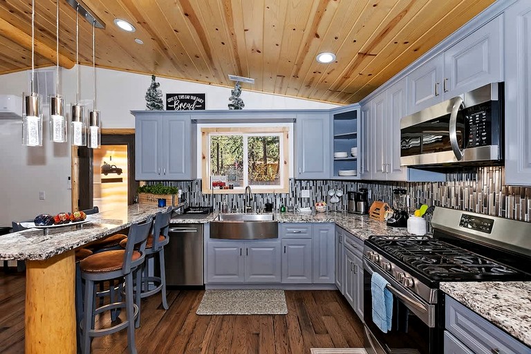 Cabins (United States of America, Big Bear, California)