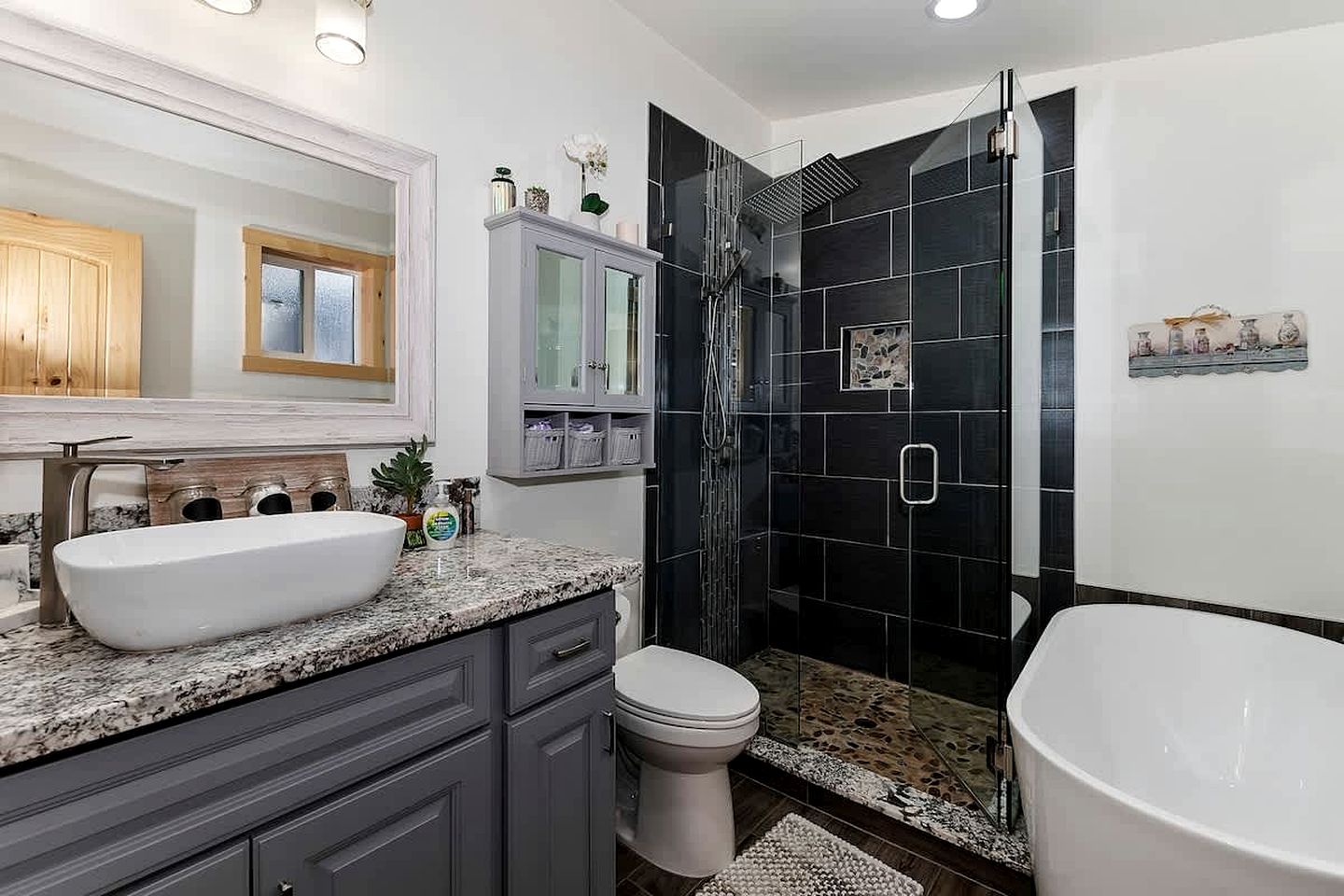 Pet-friendly Cabin with Private Patio Perfect for Hiking Trails in Big Bear City, California