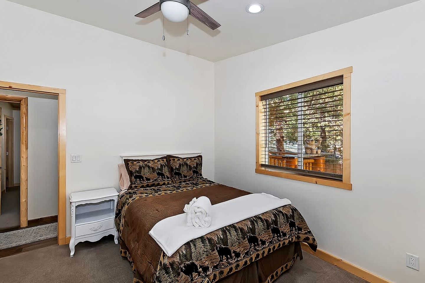 Pet-friendly Cabin with Private Patio Perfect for Hiking Trails in Big Bear City, California