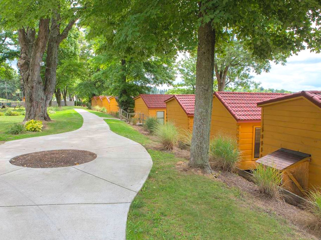 Edinboro Lake Resort Pet Friendly, Cabins, Edinboro, United States of America Glamping Hub