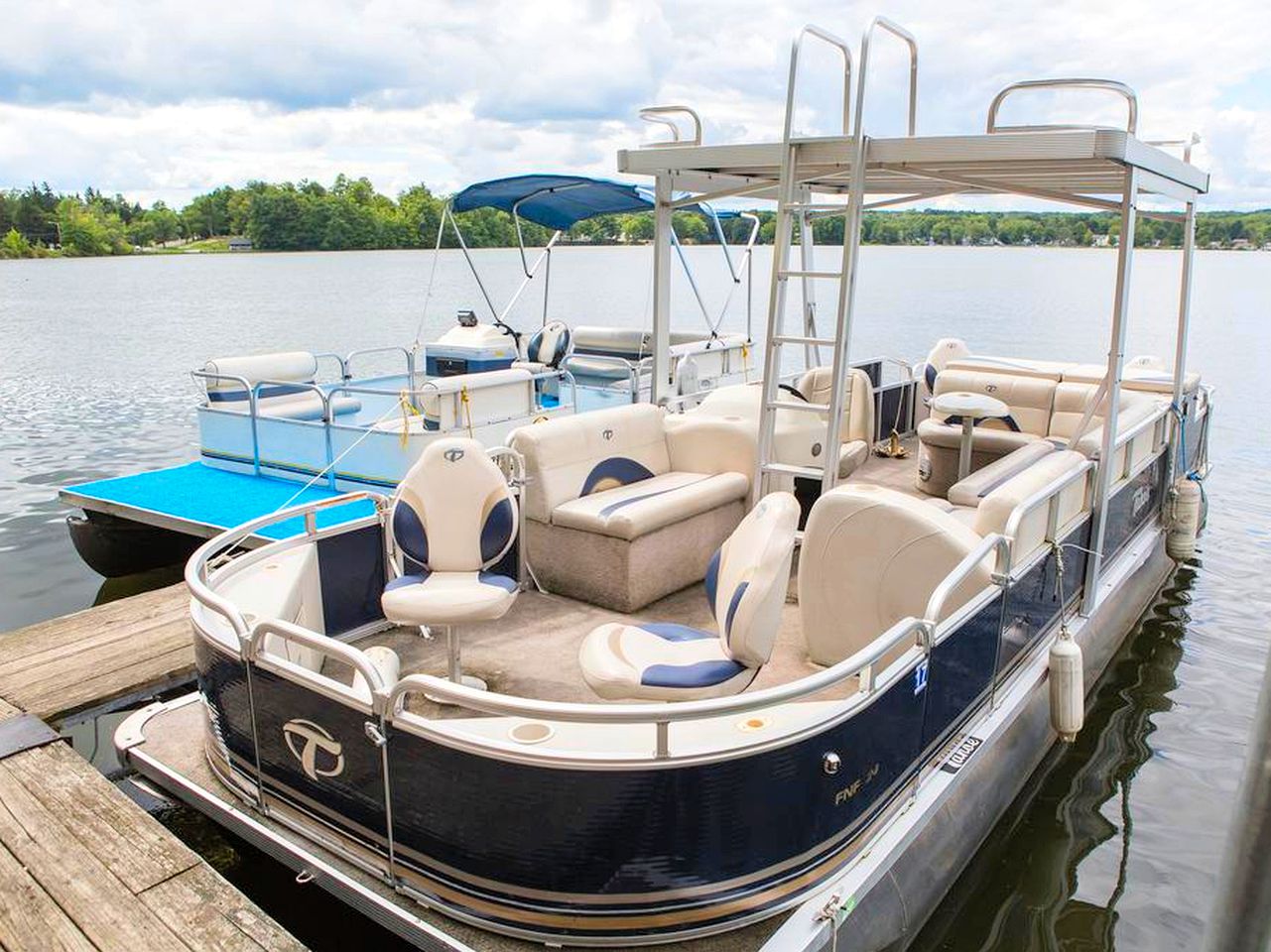 Edinboro Lake Resort Pet Friendly, Cabins, Edinboro, United States of