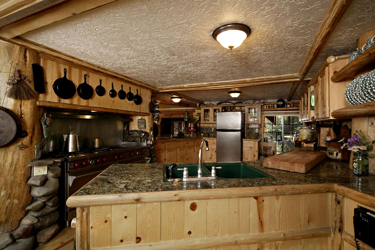 Pet-Friendly Cabin Room on an Off-the-Grid Site in Truckee, California