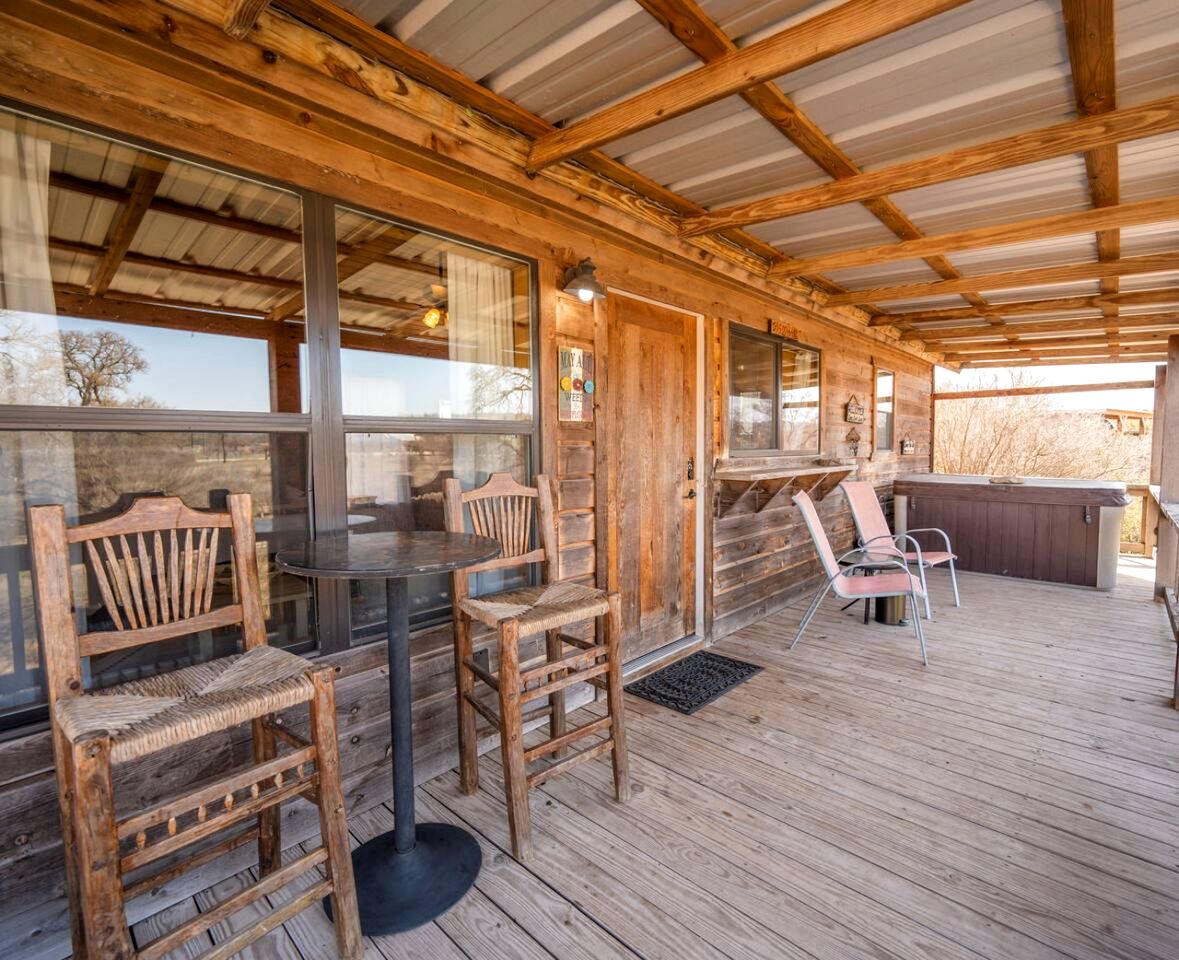 Pet-Friendly Cabin with Sweeping Views Overlooking Fredericksburg, Texas