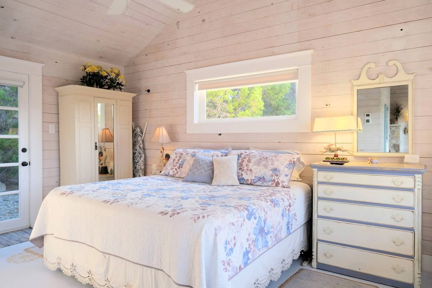 Pet-Friendly Canyon Lake Getaway Rental Ideal for a Texas Hill Country Retreat