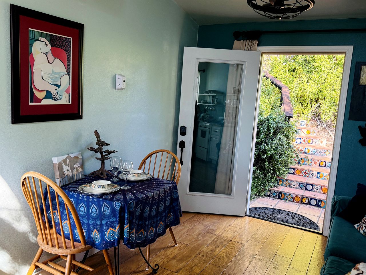 Pet Friendly Charming Cottage with Incredible Views and Hot-tub in Rainbow, California