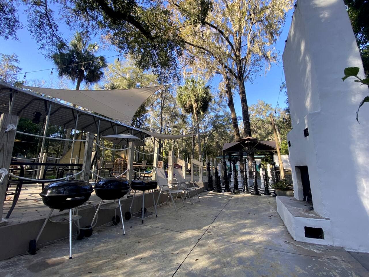 Pet Friendly Cottage with Fire Pit in Dunnellon, Florida