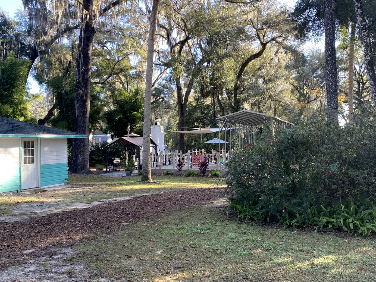 Pet Friendly Cottage with Fire Pit in Dunnellon, Florida