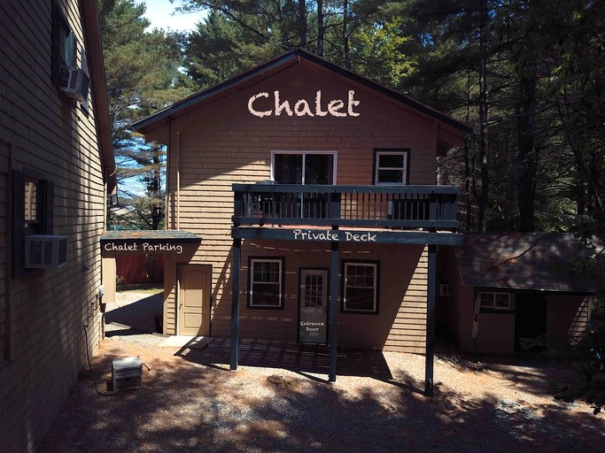 Cabins (United States of America, Belgrade, Maine)