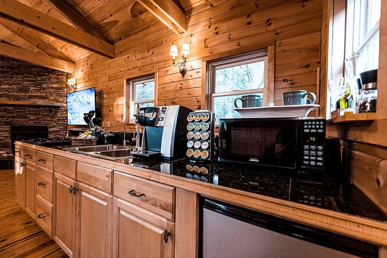 Cabins (United States of America, Belgrade, Maine)