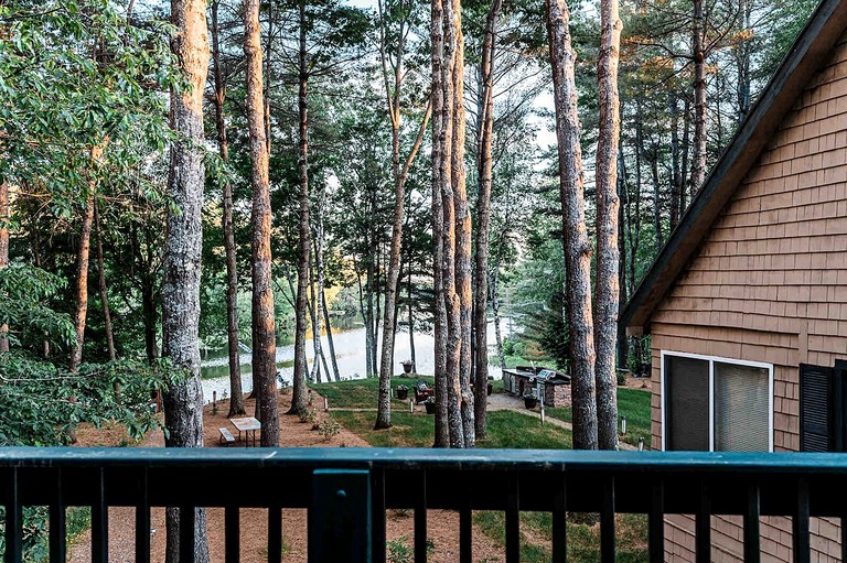 Cabins (United States of America, Belgrade, Maine)
