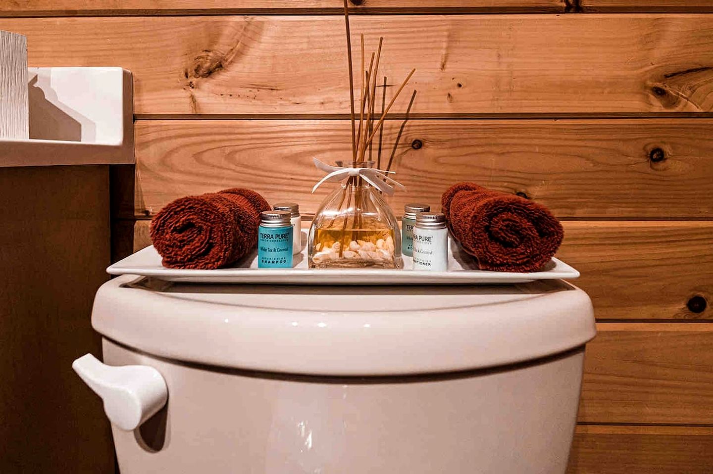 Pet-Friendly, Rustic Cottage with Access to Messalonskee Lake and Views of Belgrade Stream with Hot Tub in Maine