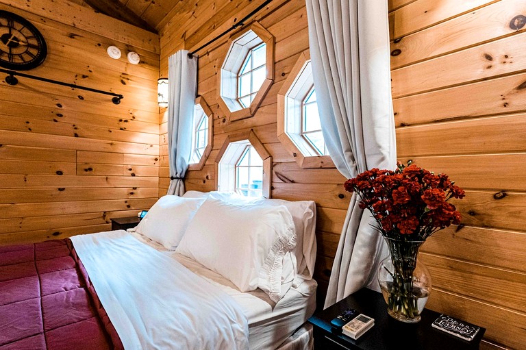 Cabins (United States of America, Belgrade, Maine)