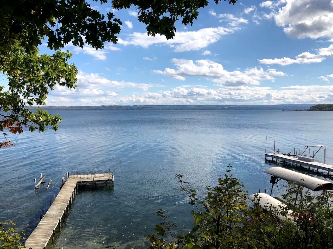 Charming Pet-Friendly Cottage Seconds from Lake near Rochester, New York