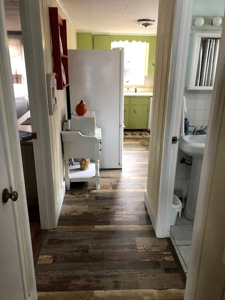 Charming Pet-Friendly Cottage Seconds from Lake near Rochester, New York