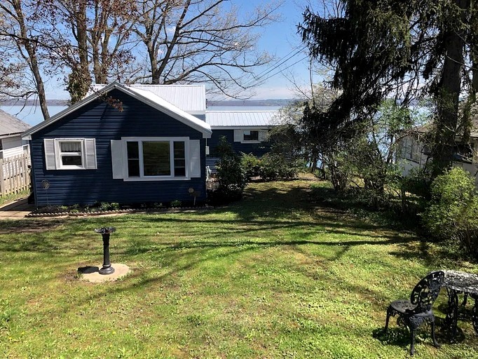 Cottages (United States of America, Himrod, New York)