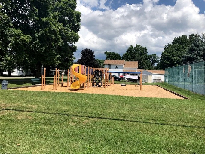 Cottages (United States of America, Himrod, New York)