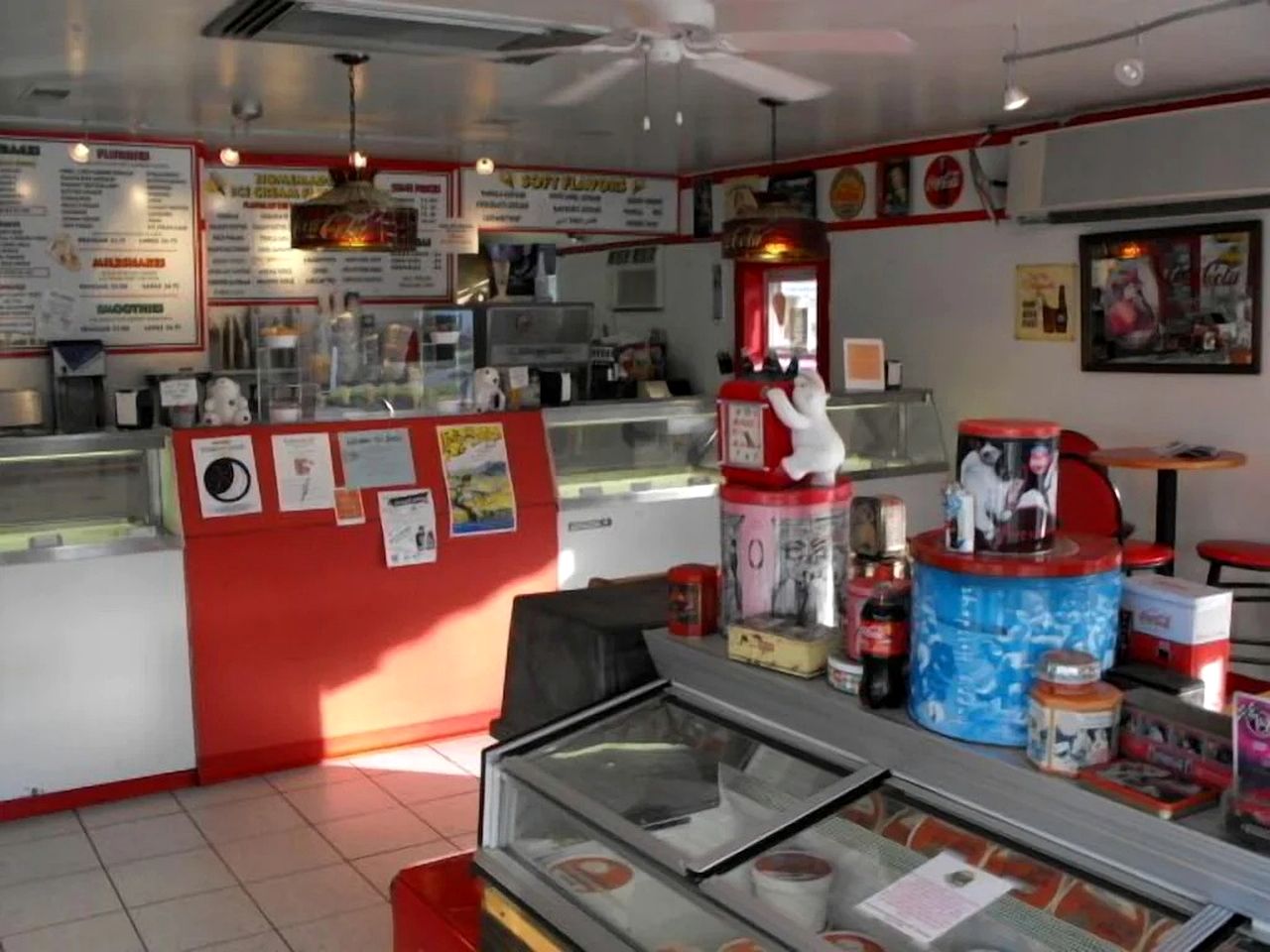 Charming Pet-Friendly Cottage Seconds from Lake near Rochester, New York