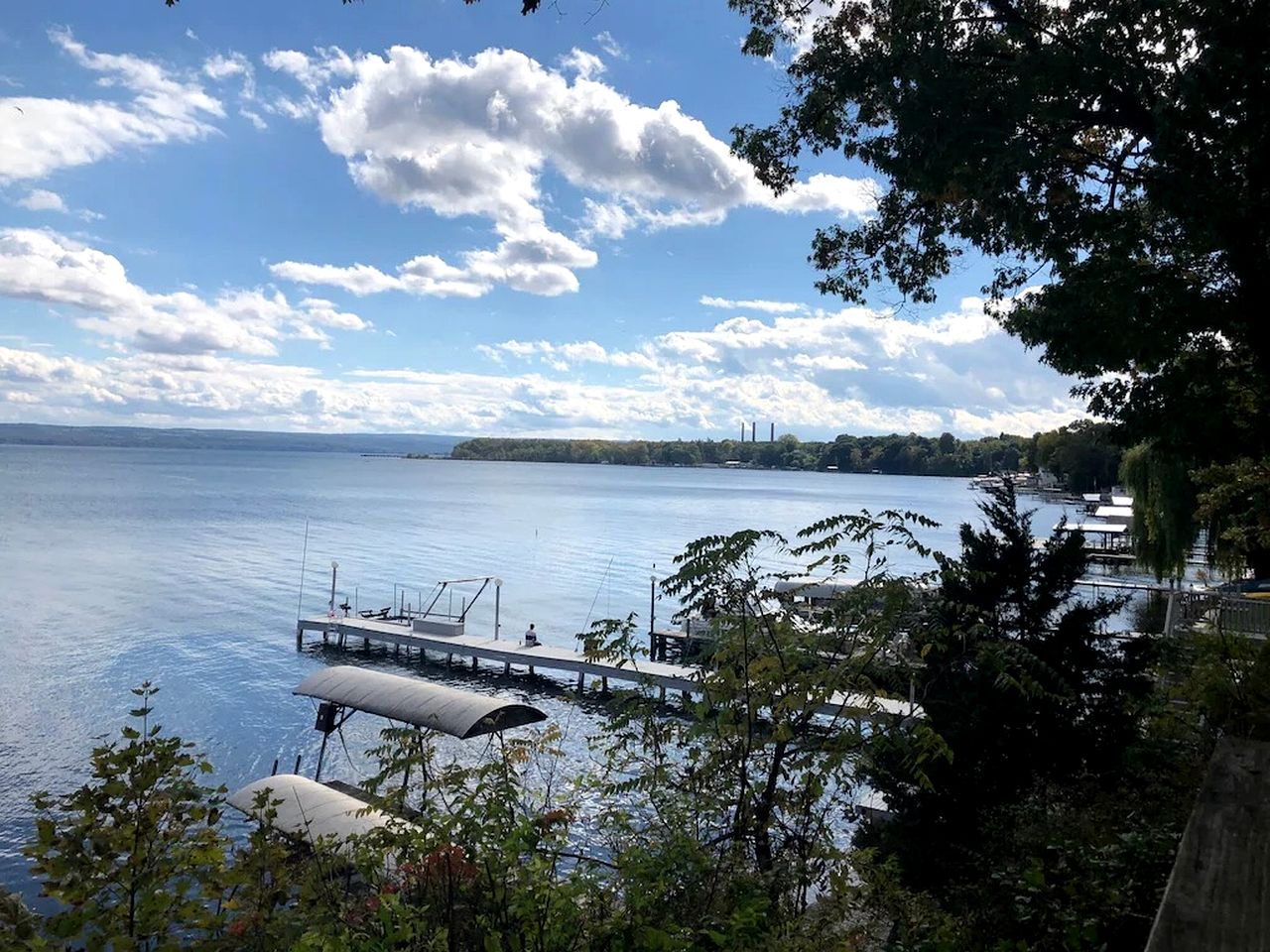 Charming Pet-Friendly Cottage Seconds from Lake near Rochester, New York