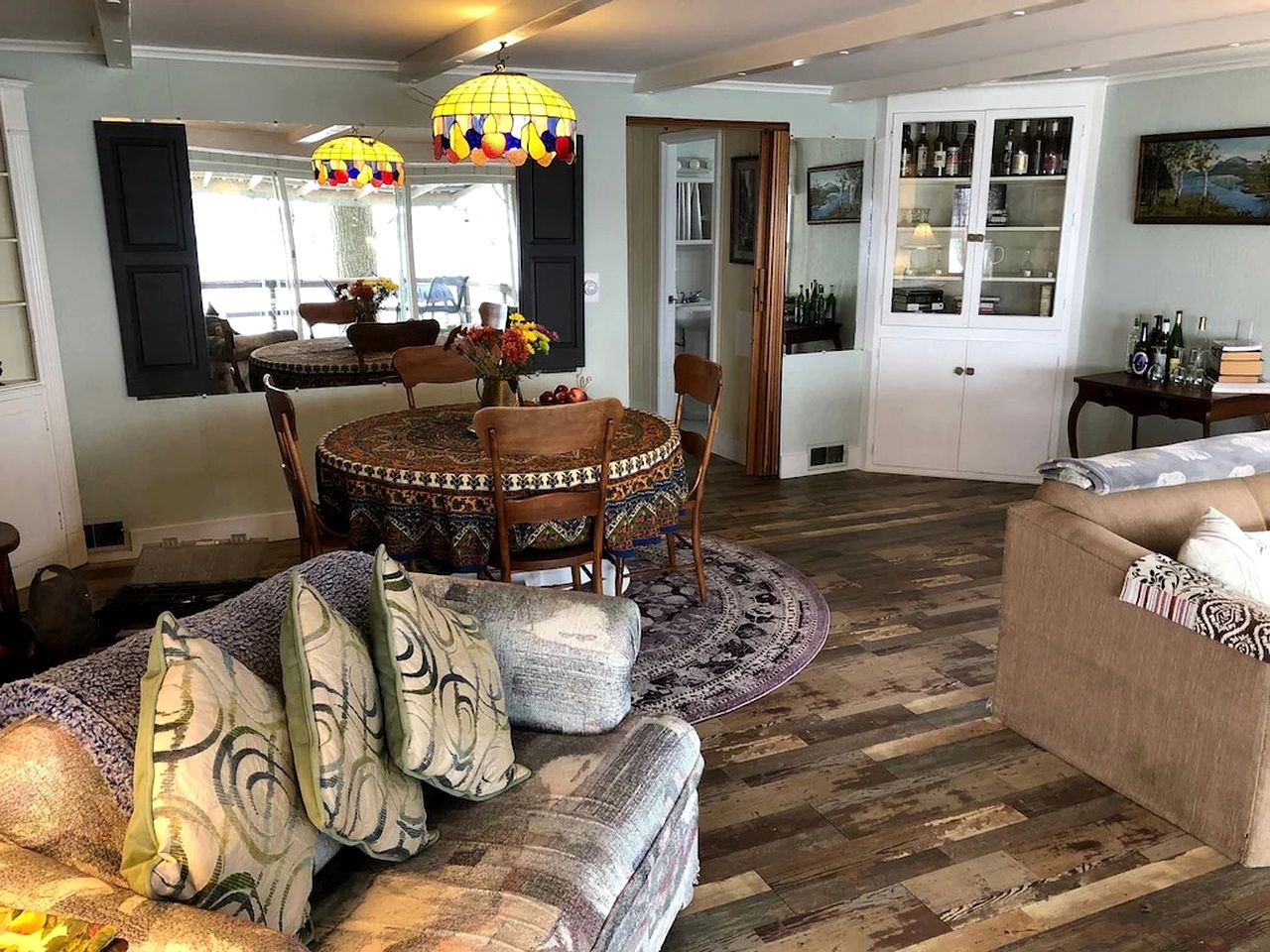 Charming Pet-Friendly Cottage Seconds from Lake near Rochester, New York