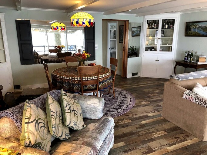 Cottages (United States of America, Himrod, New York)