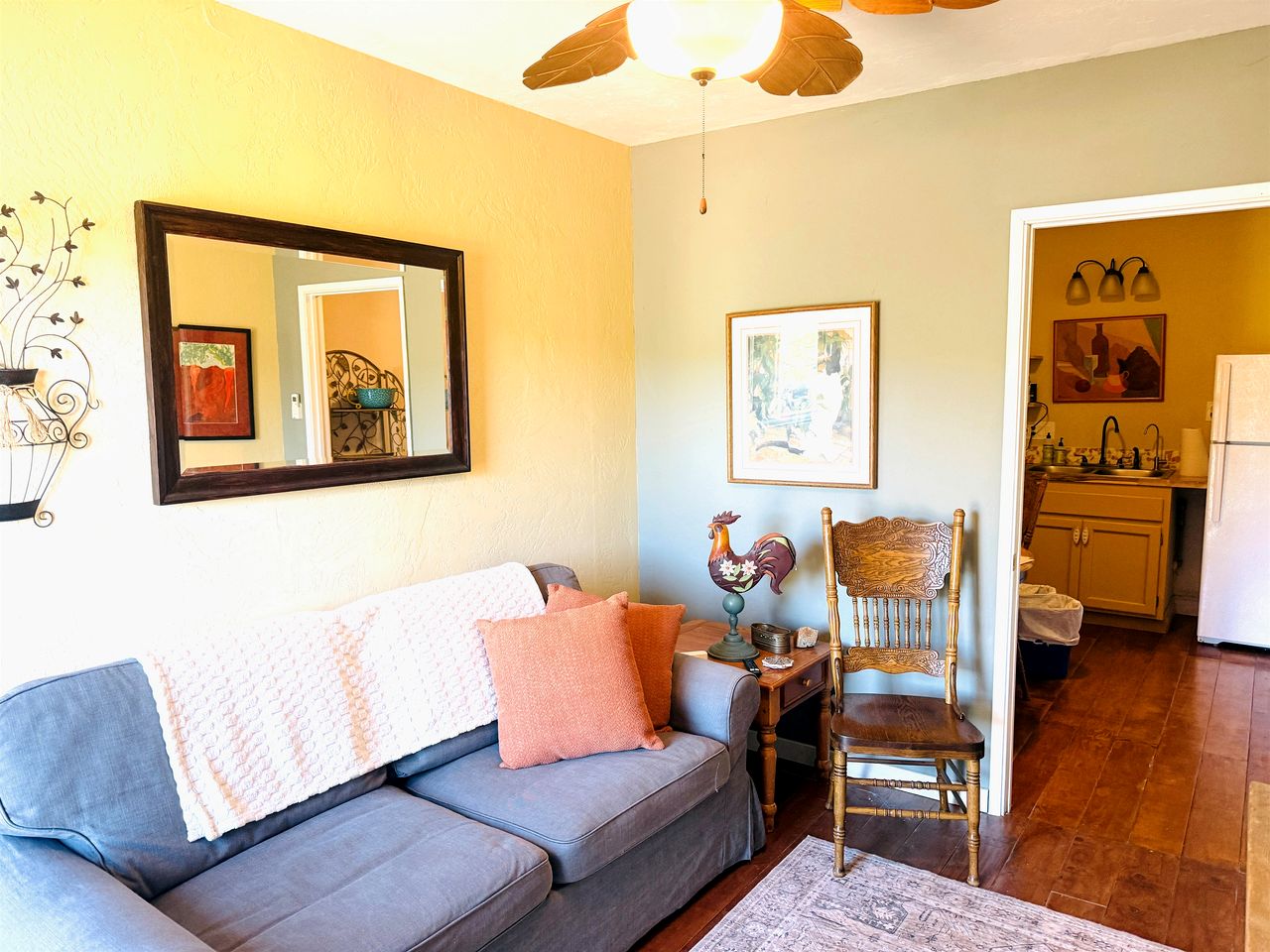 Pet Friendly Fantastic Cottage with Hot-tub in Rainbow, California