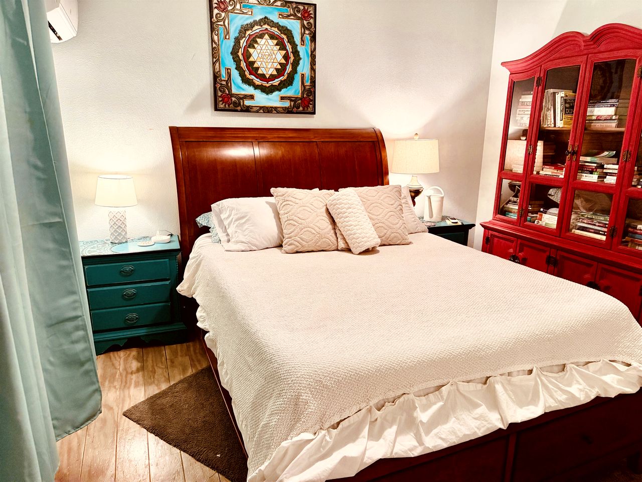 Pet Friendly Fantastic Secluded Cottage with Hot-tub in Rainbow, California