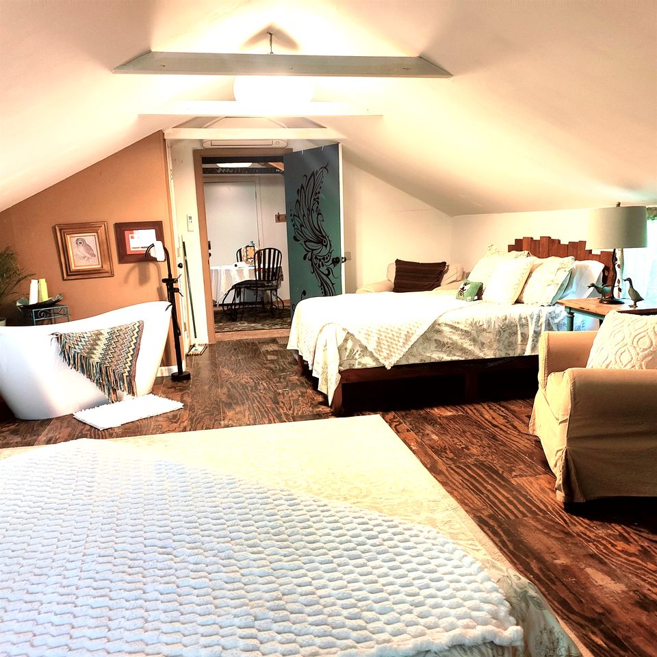 Pet Friendly Impressive Safari Tent with Hot-tub in Rainbow, California