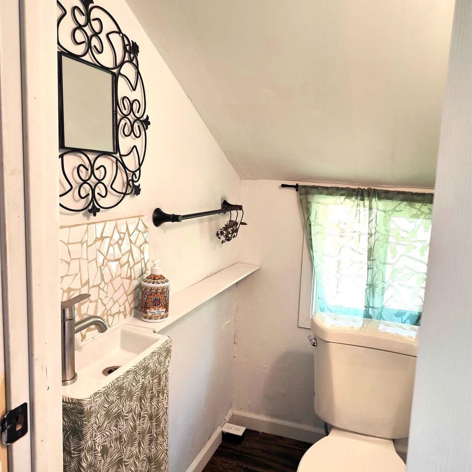 Pet Friendly Impressive Safari Tent with Hot-tub in Rainbow, California
