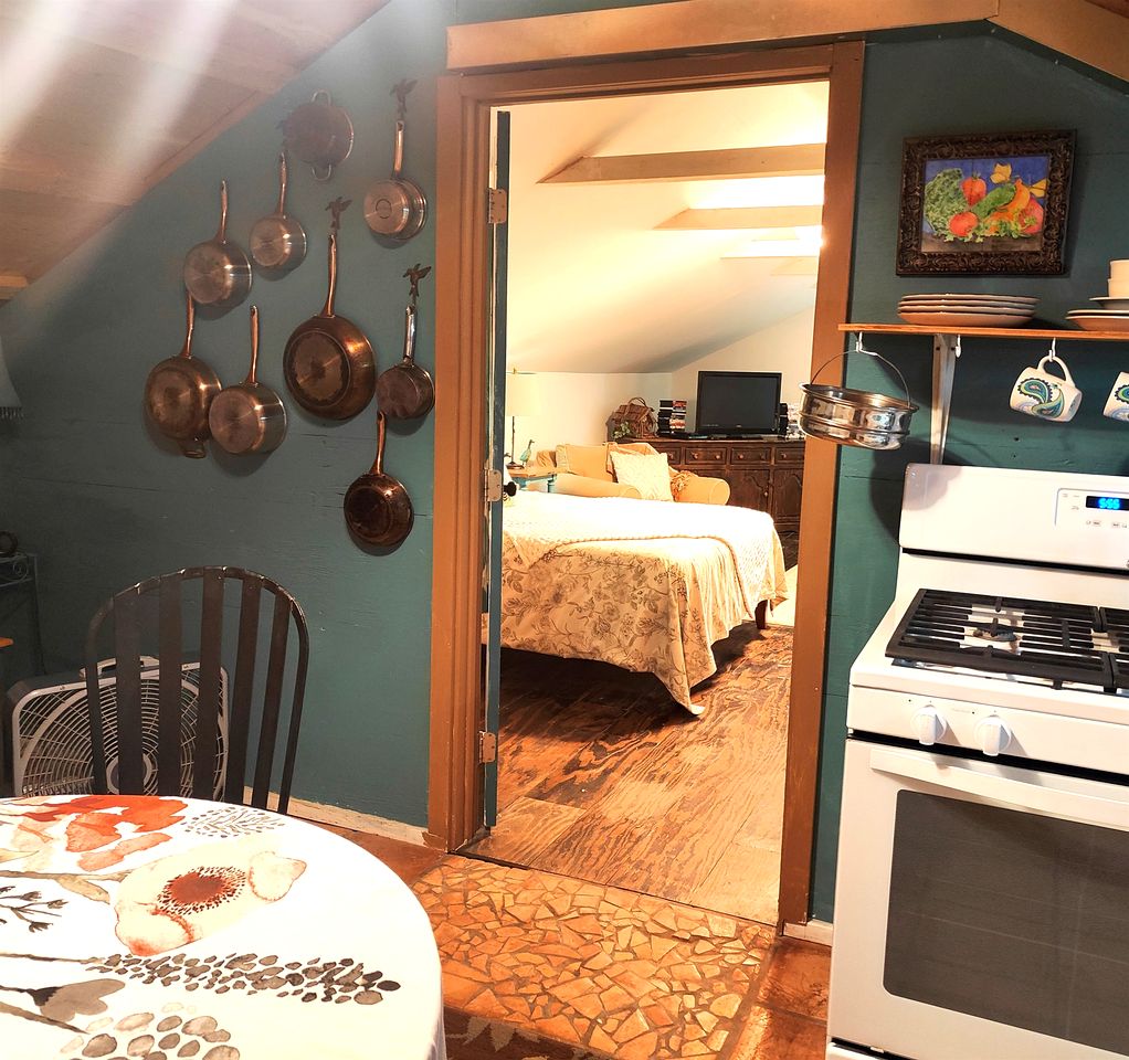 Pet Friendly Impressive Safari Tent with Hot-tub in Rainbow, California
