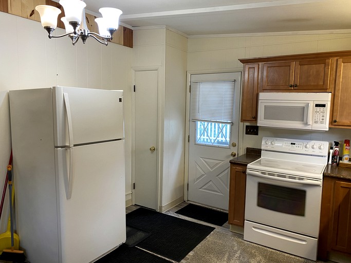 Cabins (United States of America, Cadillac, Michigan)