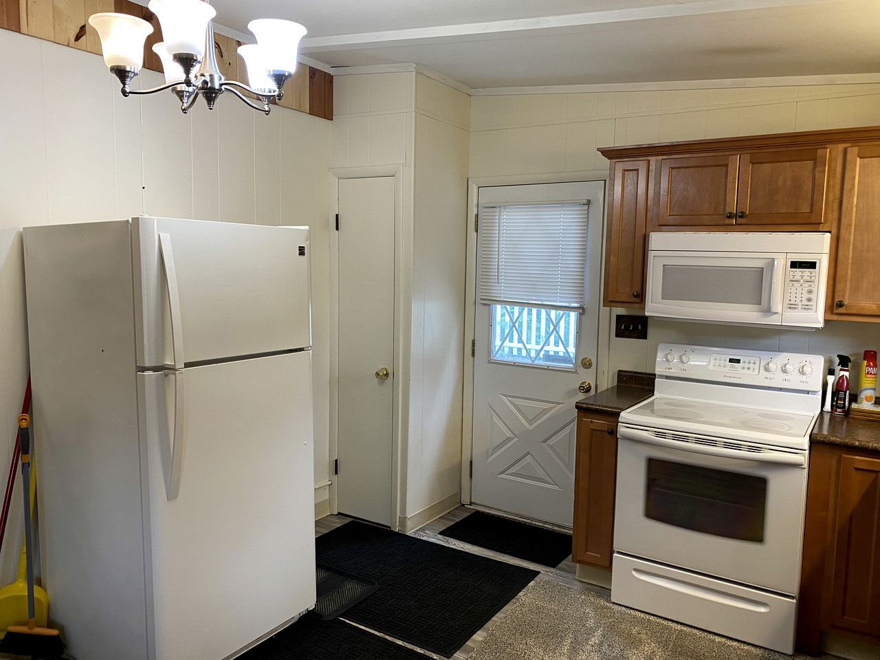 Peaceful and Pet-Friendly Lake Mitchell Cabin For an Exciting Escape by the Heart of the Manistee National Forest, Michigan