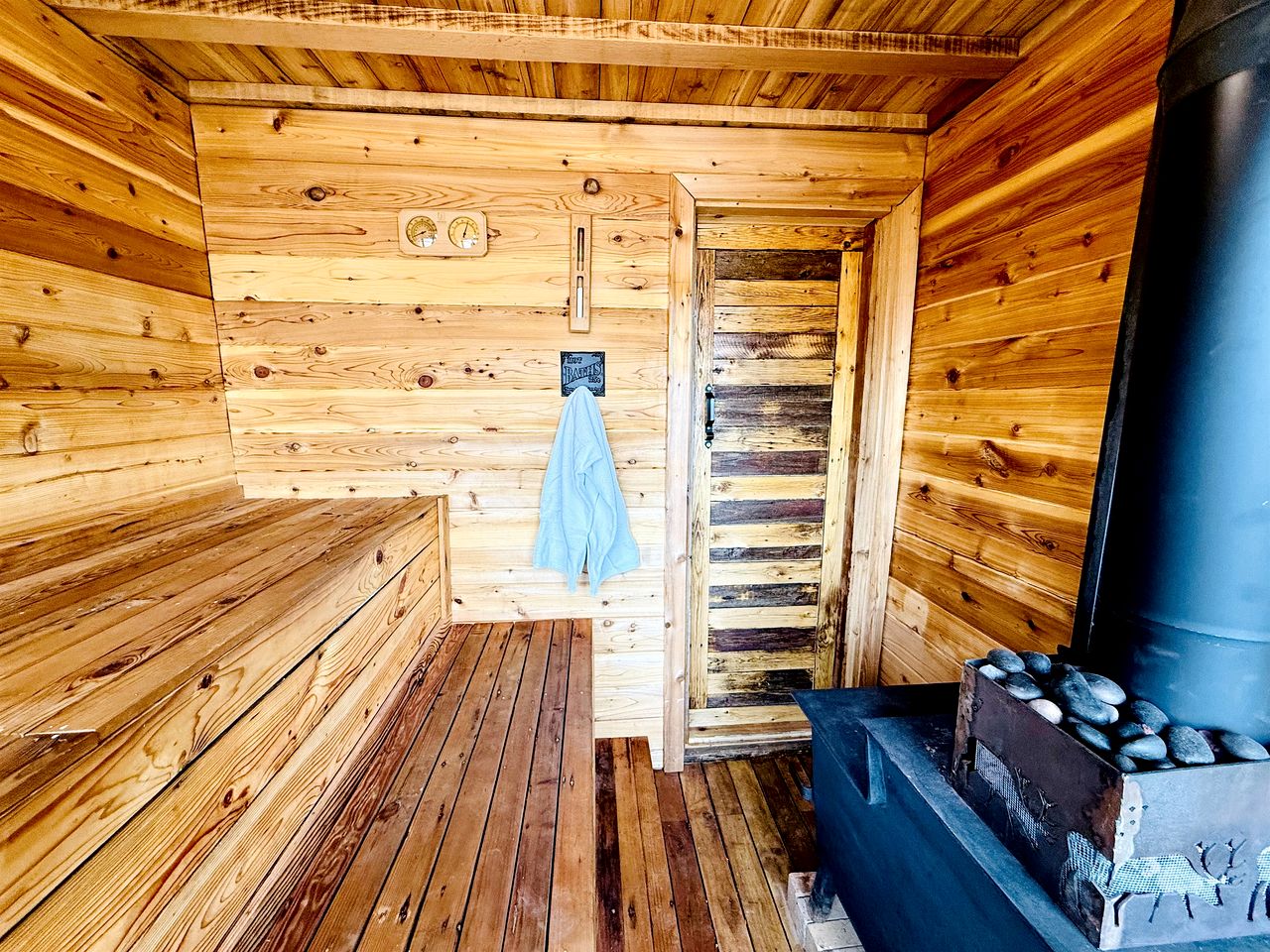 Pet-Friendly Lakeside Cabin Ideal for a Family Getaway in Wisconsin
