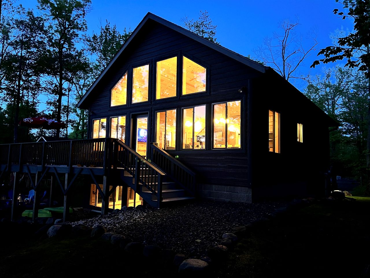 Pet-Friendly Lakeside Cabin Ideal for a Family Getaway in Wisconsin