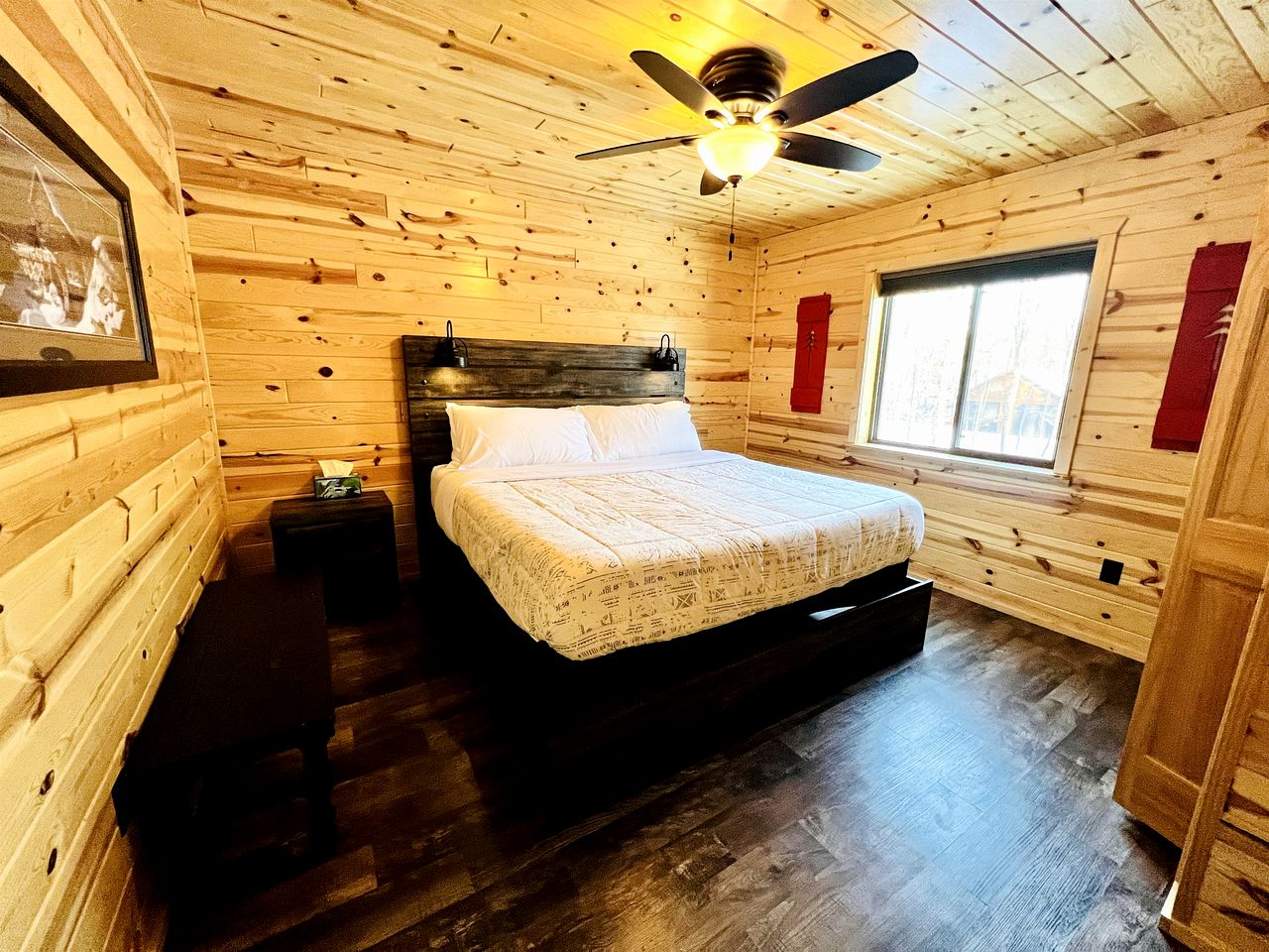 Pet-Friendly Lakeside Cabin Ideal for a Family Getaway in Wisconsin