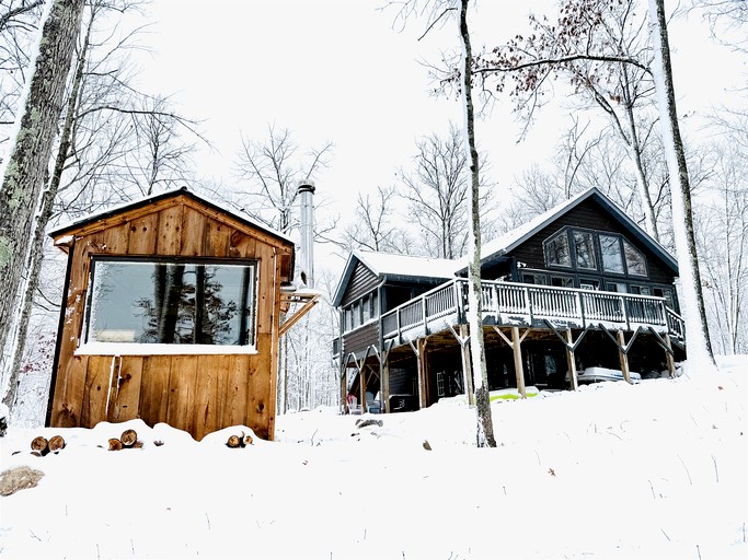Cabins (United States of America, Stone Lake, Wisconsin)