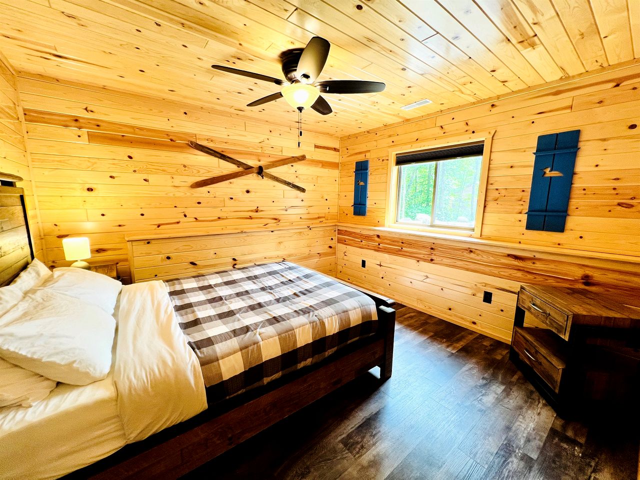 Pet-Friendly Lakeside Cabin Ideal for a Family Getaway in Wisconsin