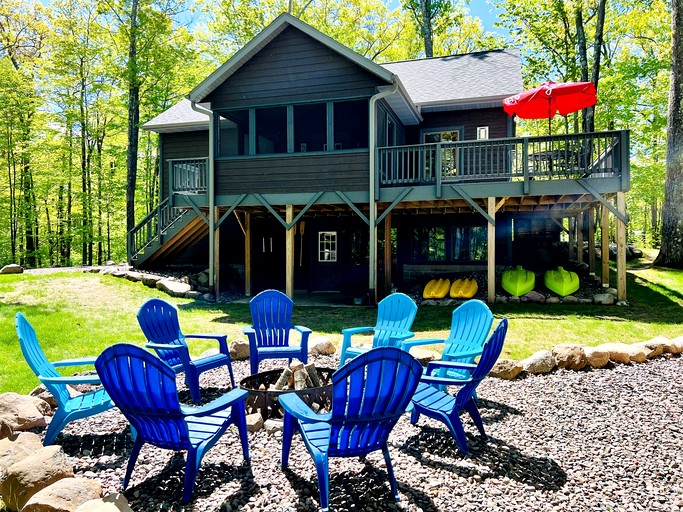 Cabins (United States of America, Stone Lake, Wisconsin)