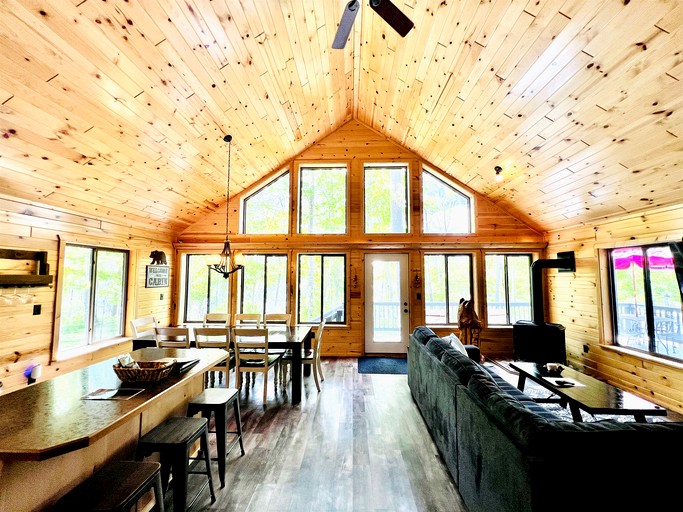 Cabins (United States of America, Stone Lake, Wisconsin)
